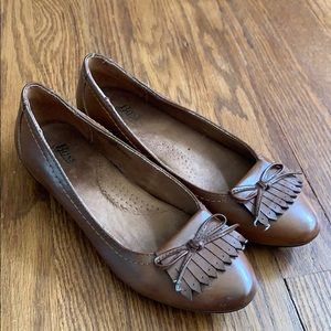 G.H. Bass Brown Leather Flats Size 6.5
